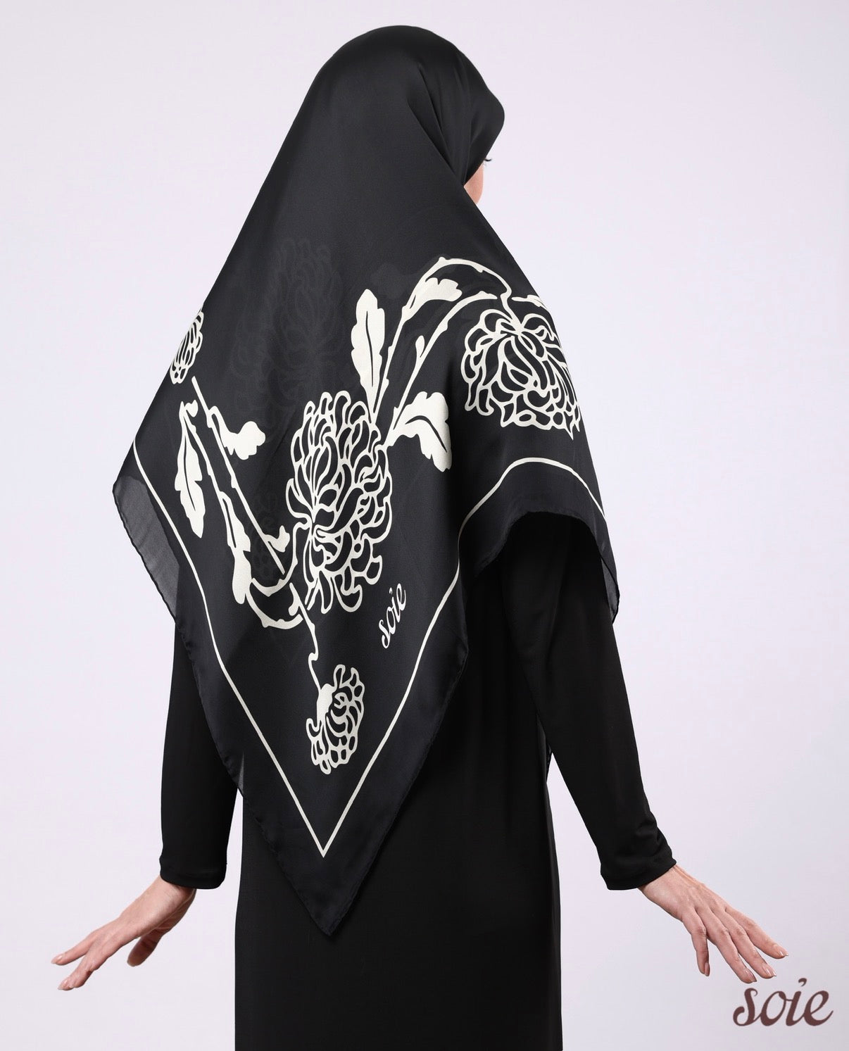 line & bloom scarf 3
