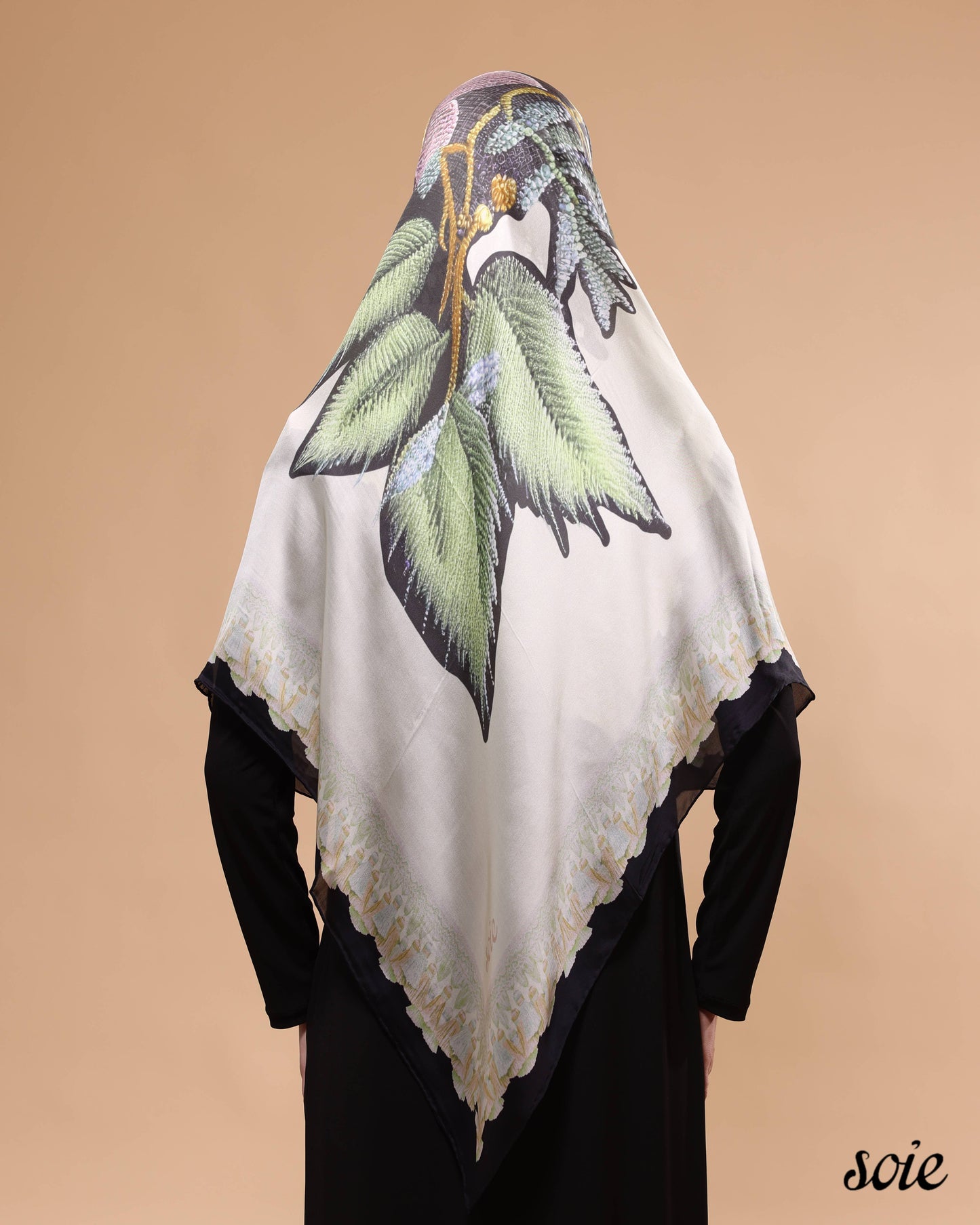 Feather Taspestry scarf
