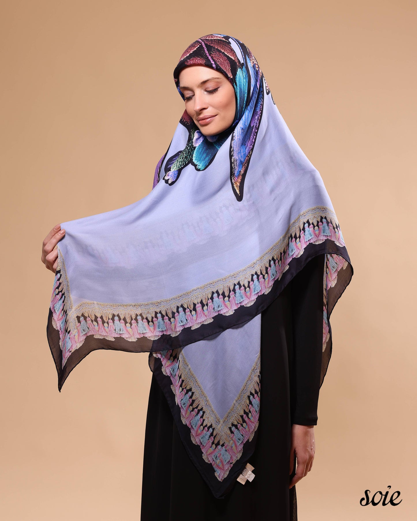 Feather Taspestry scarf
