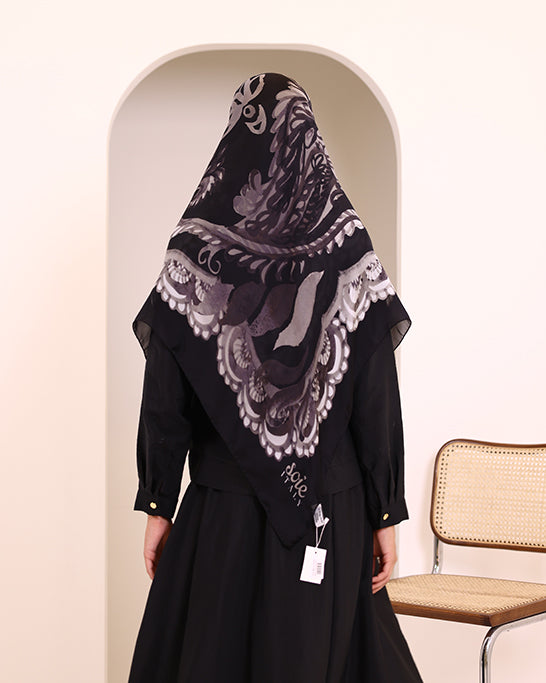 Ivory Bloom Scarf