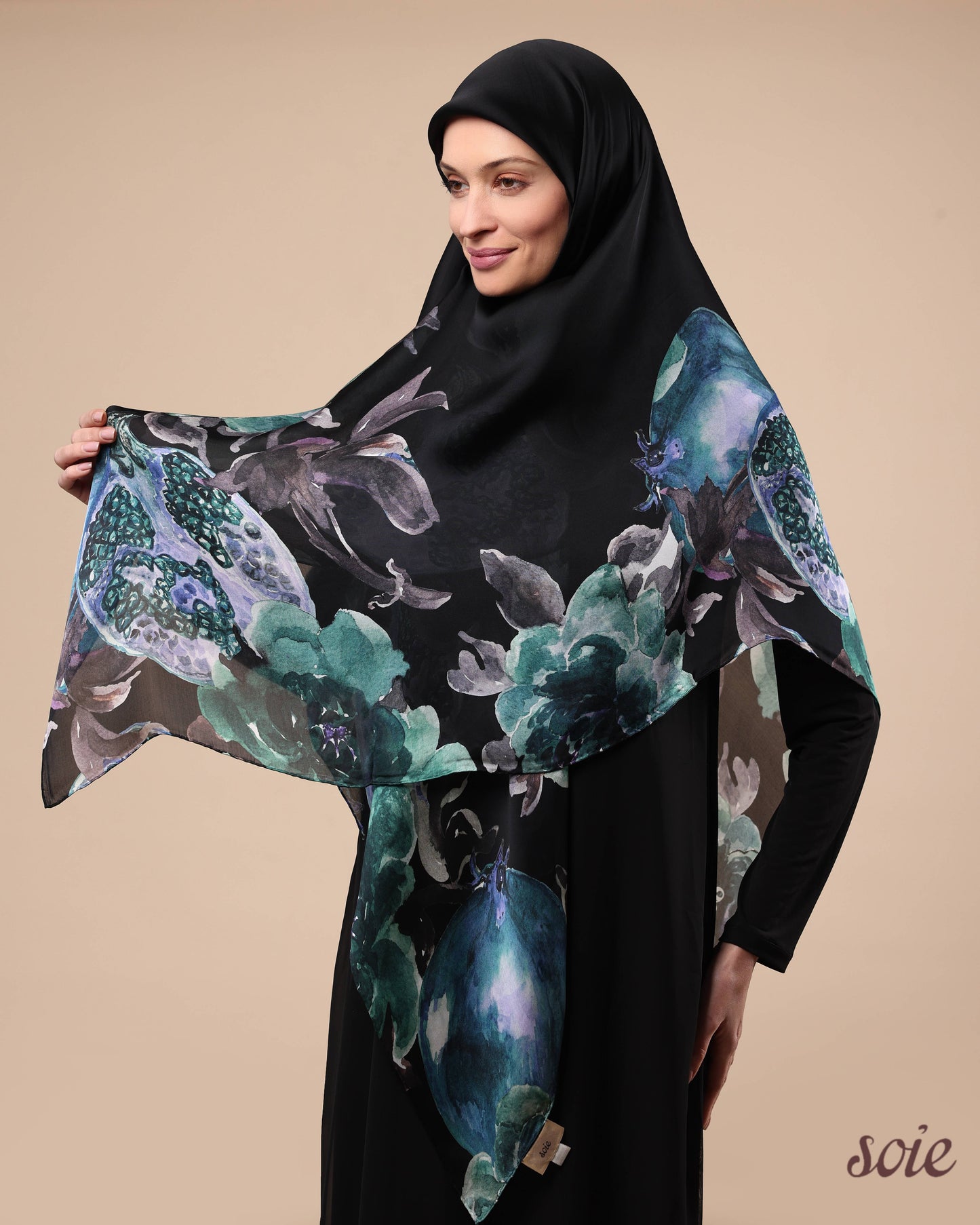Pomegrante garden scarf