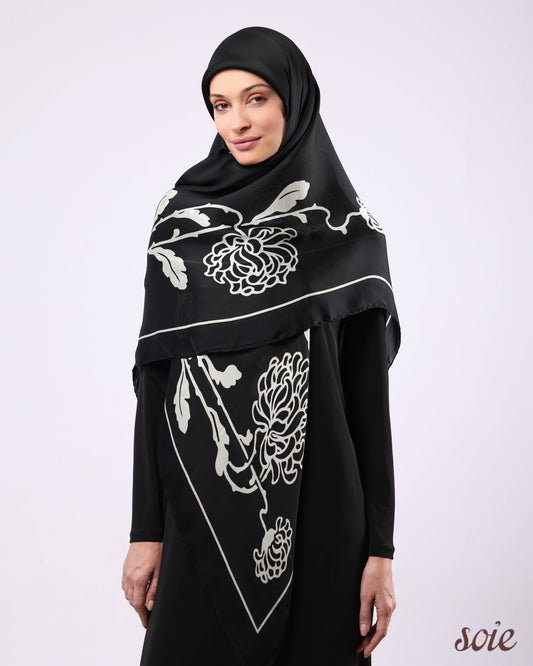 Line & Bloom scarf