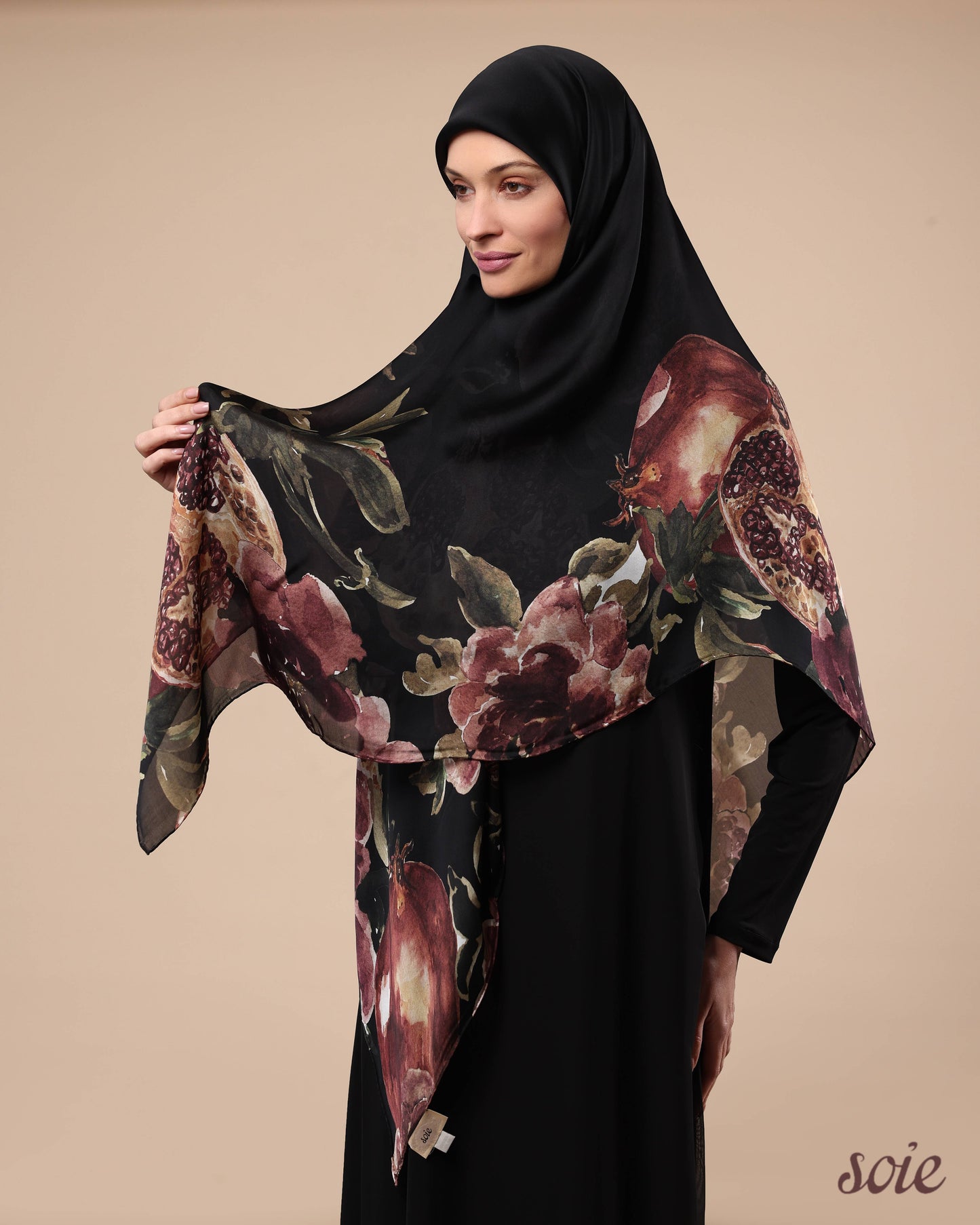Pomegrante garden scarf