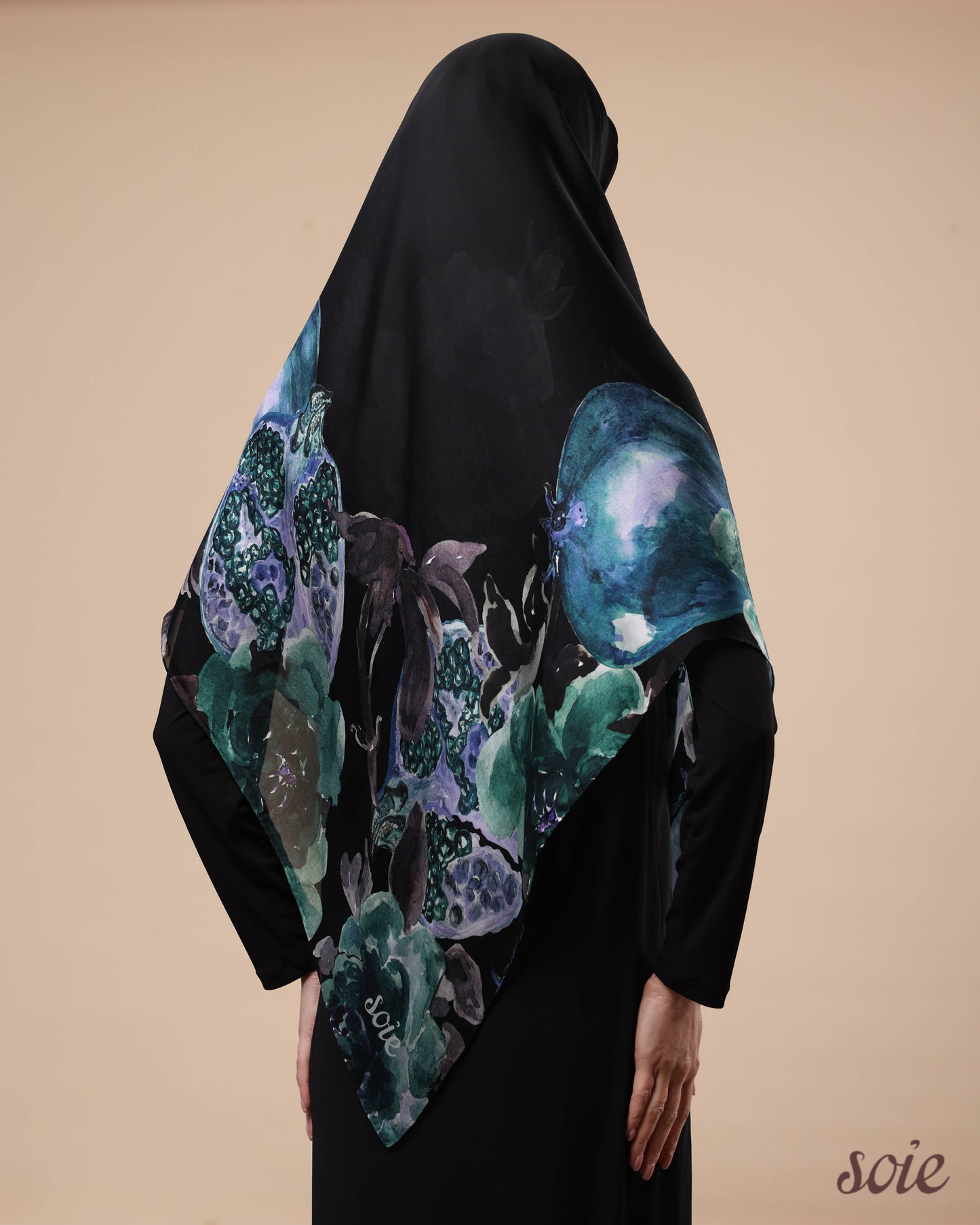 Pomegrante garden scarf