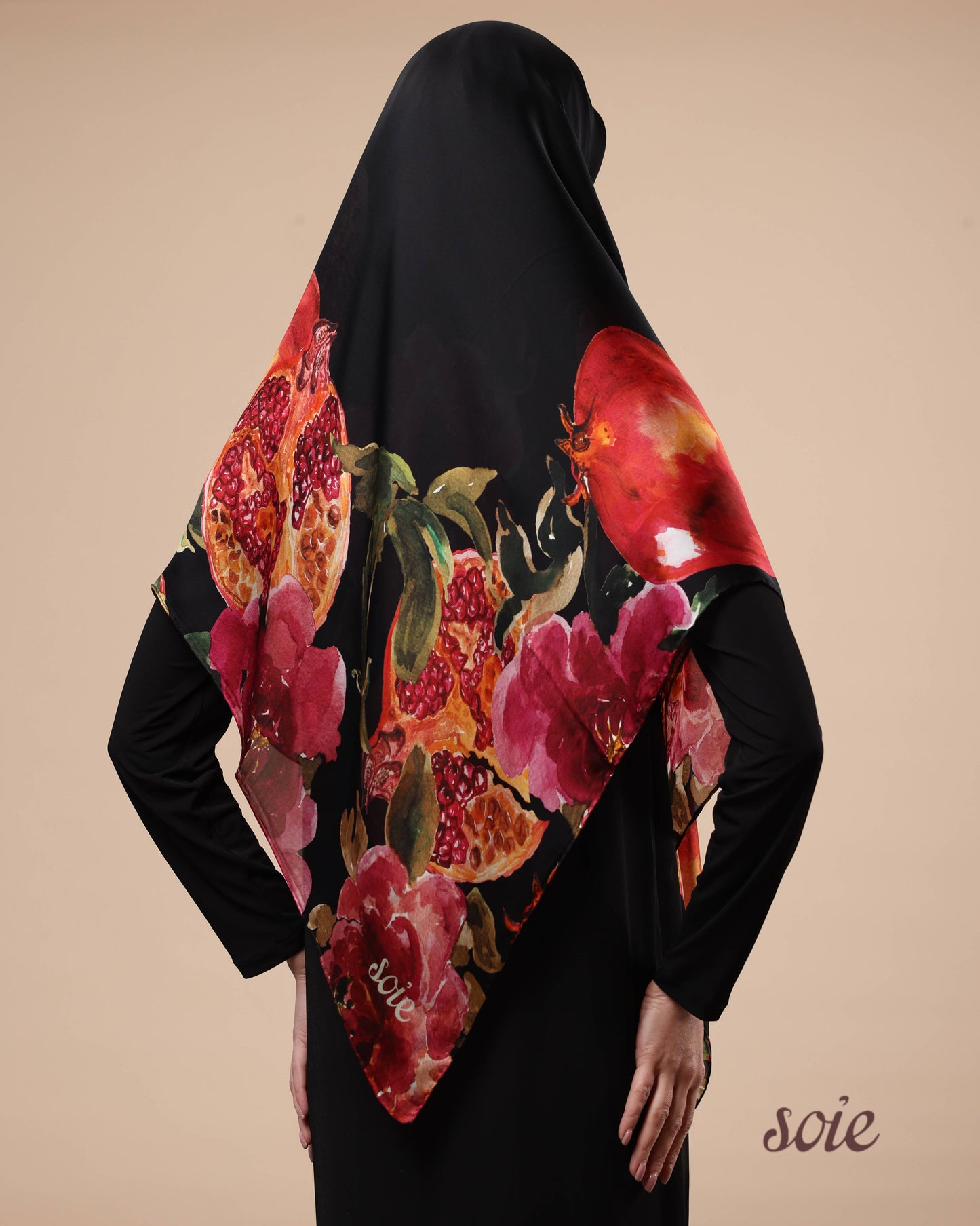 Pomegrante garden scarf