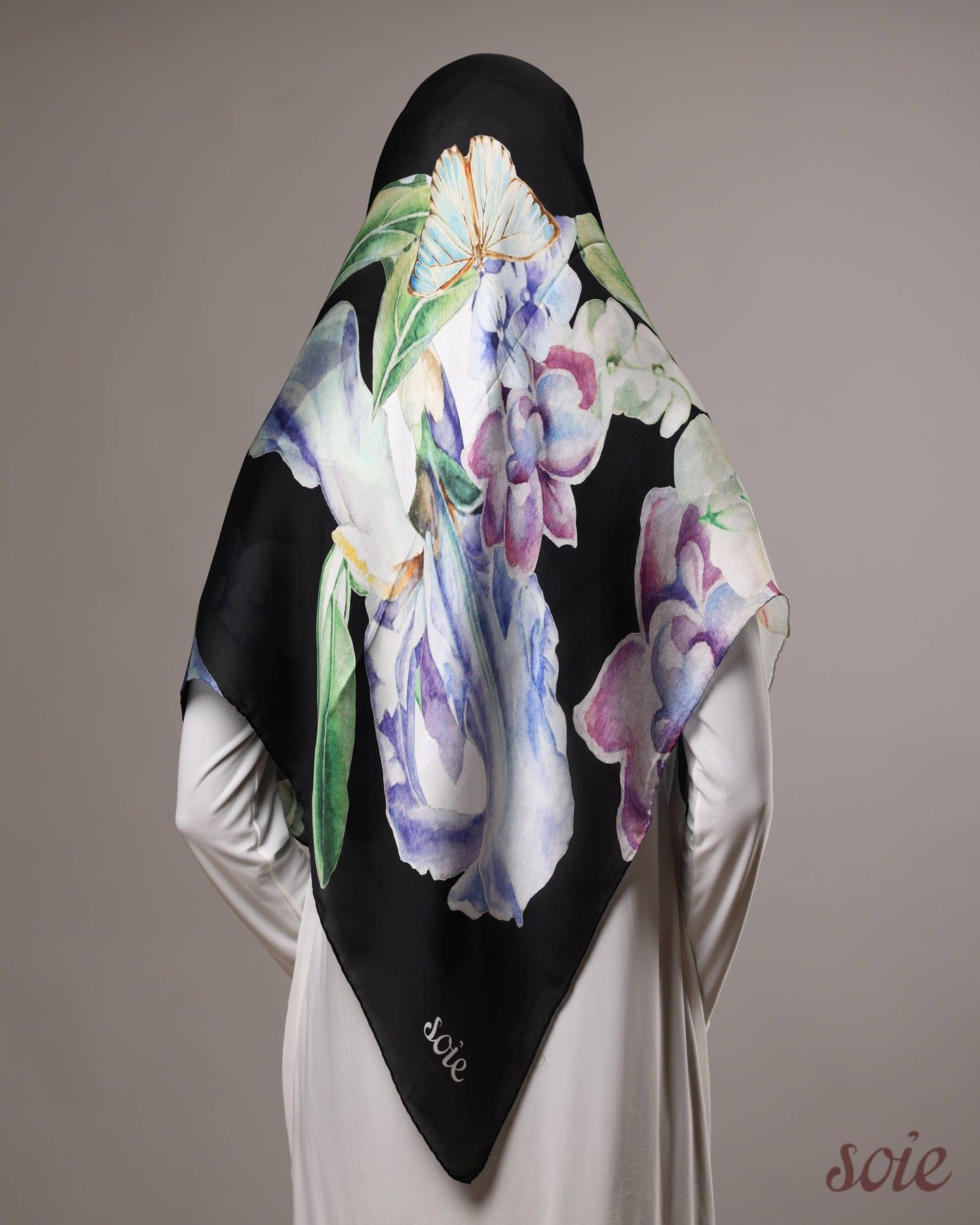 Blooming hydrangea scarf