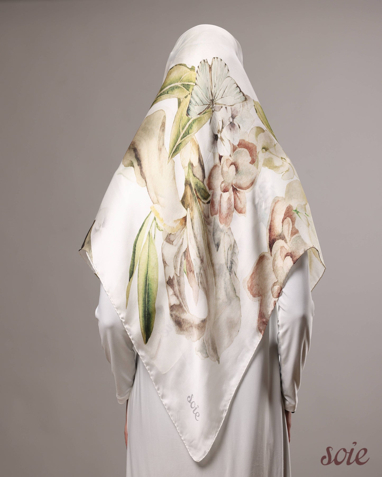 Blooming hydrangea scarf