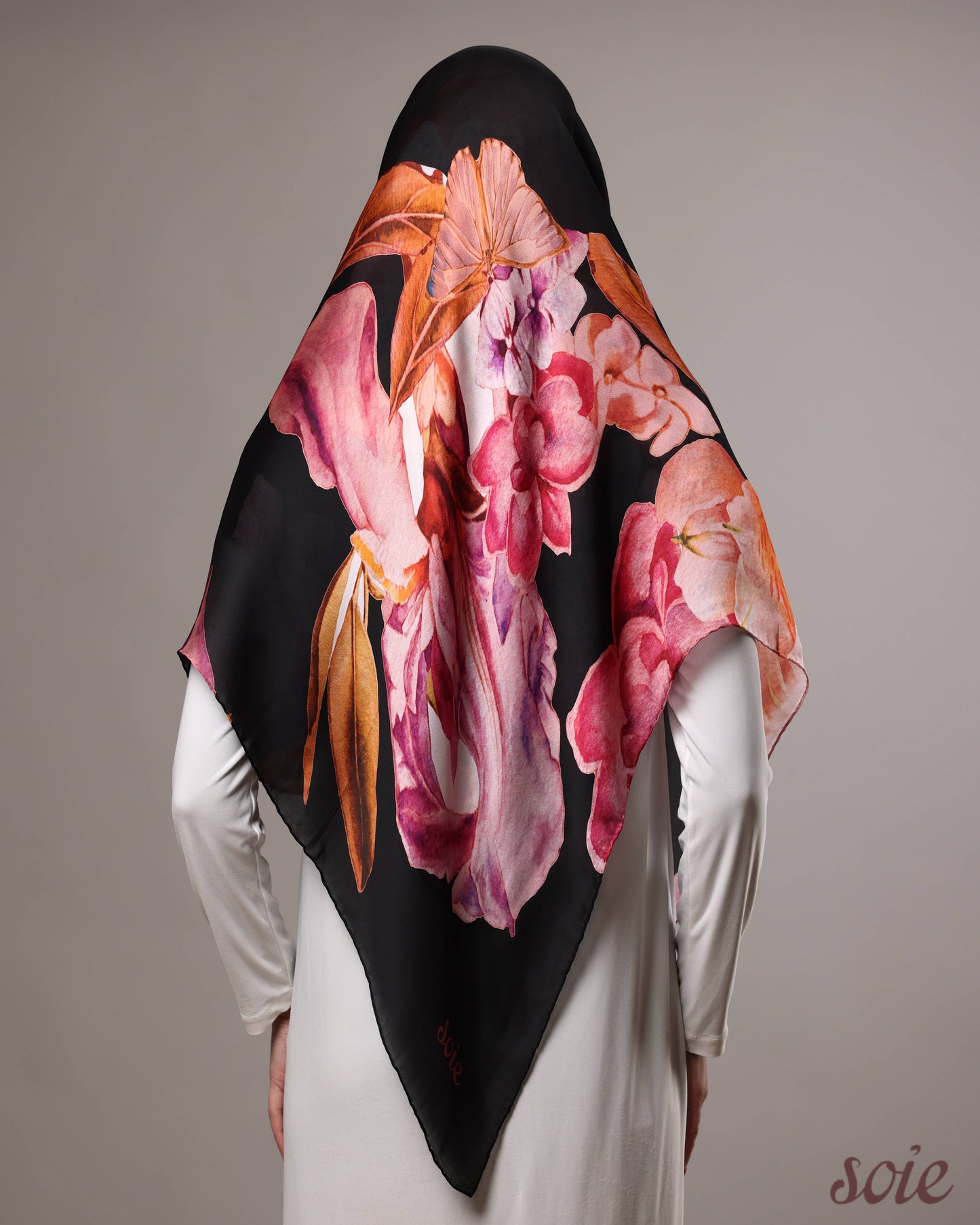 Blooming hydrangea scarf