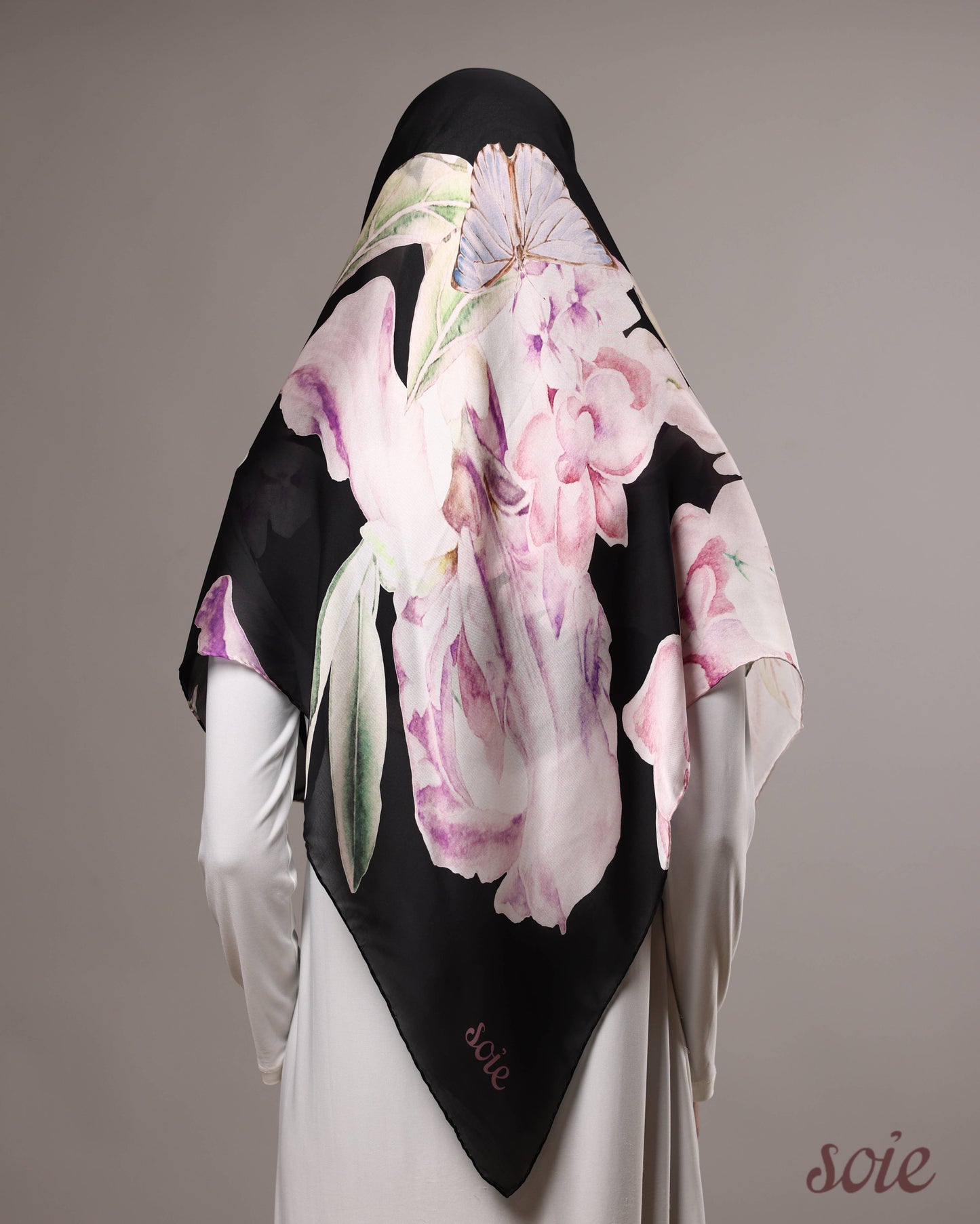 Blooming hydrangea scarf