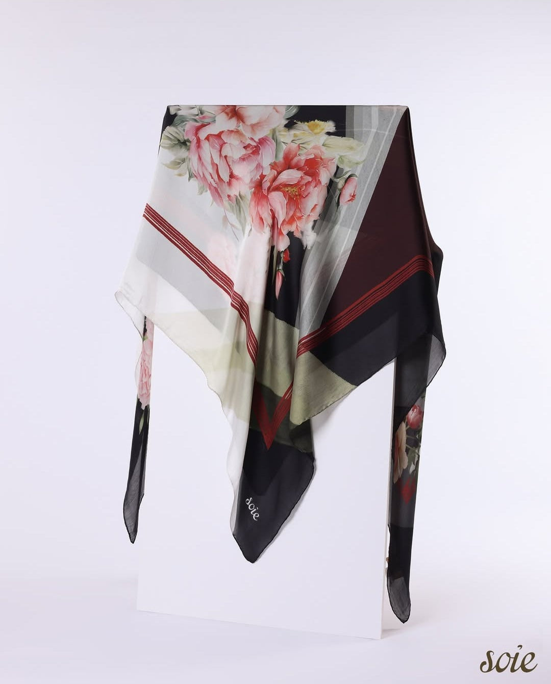 classy blooms scarf 3